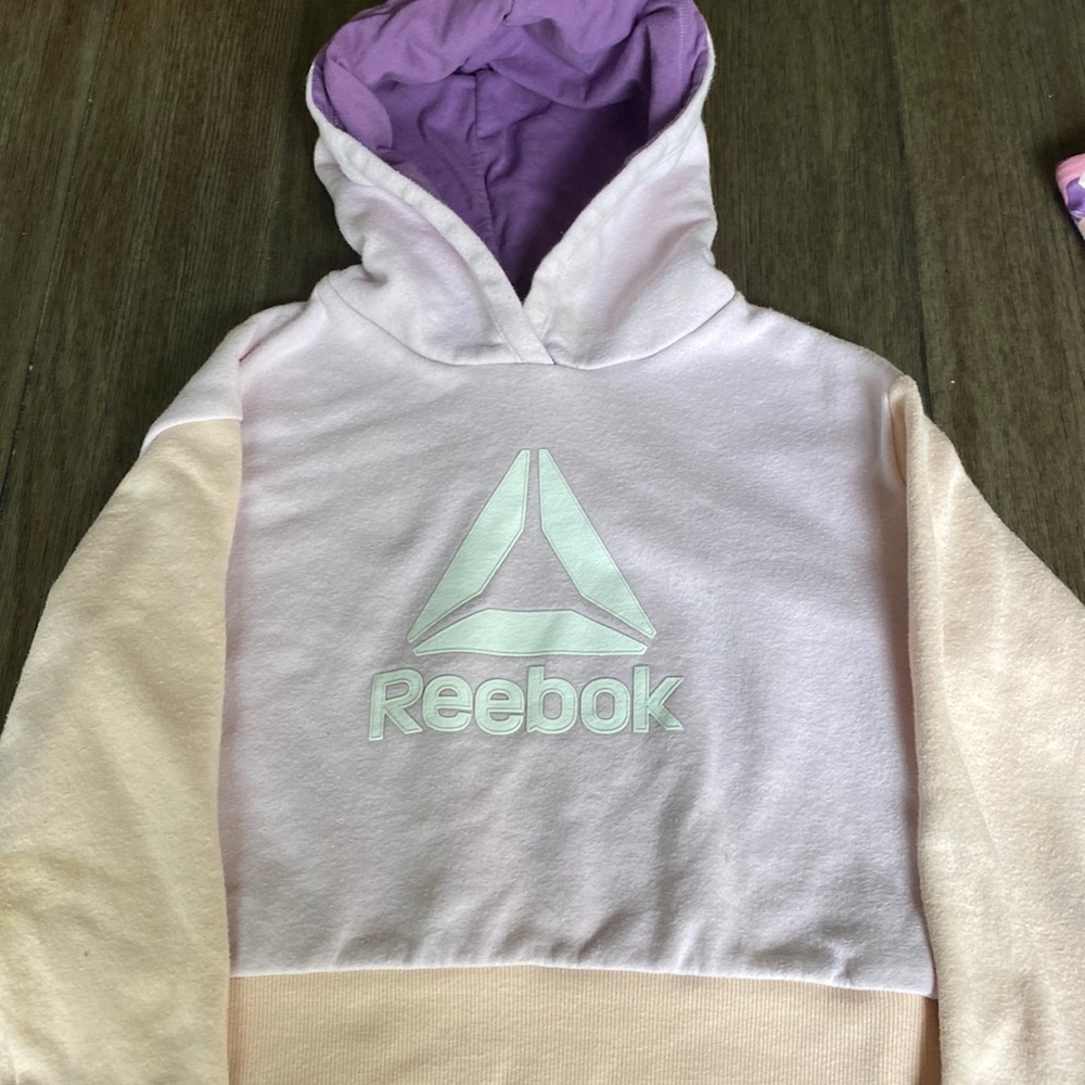 2 piece Rebook Set. - Picture 2 of 2